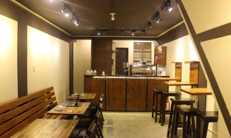 Mye Coffee Shop inside