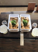 Mae’s Hainanese Chicken food