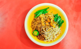 Sen Lek Thai Noodle Ust Branch food