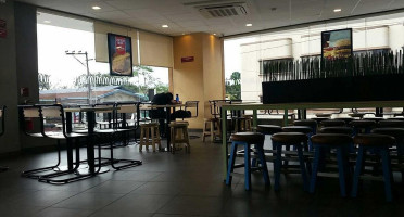 Mcdonald's Sun Mall Welcome Rotonda inside