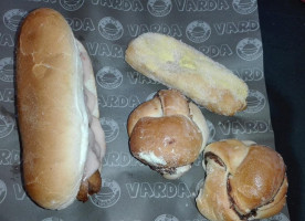 Varda Burgers Hotdogs food