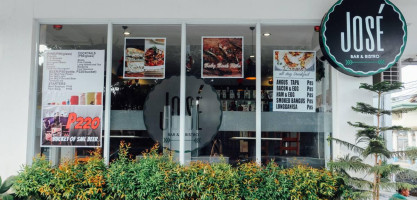 Jose Bistro food