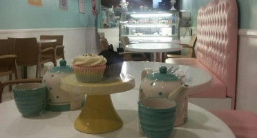 Cupcake Bites Cafe inside