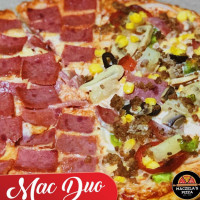 Maczella's Pizza food