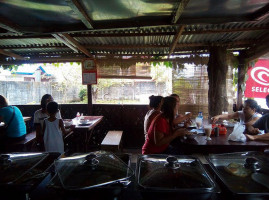 Halo-halo At Lomi Sa Tabing Palayan food