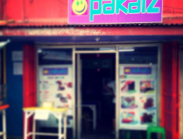 Pakalz outside