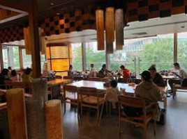 Chún Shòu Sī Xíng Diǎn inside