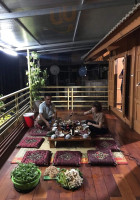 Thảo Homestay inside