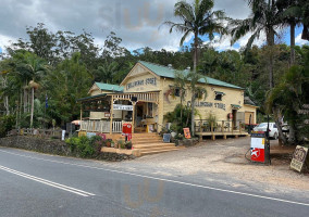 The Chillingham Store outside