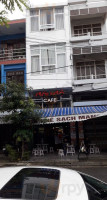 Đậu Đỏ Cafe outside