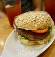 Bbb Magnolia Robinsons (big Better Burgers) food