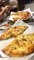 Yellow Cab Pizza Cebu, Ebloc 2 food