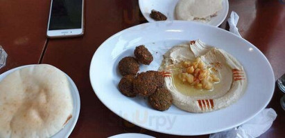 Beni's Falafel food