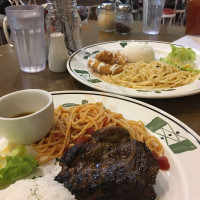 The Old Spaghetti House food