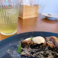 Zì Jiā Bèi Jiān Jiā Bèi Dòu の Dòu Yī＆サントス Cafe food