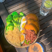 Ellie's Cafe food