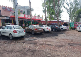 Fauji Tourist Dhaba outside