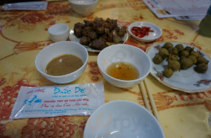 Nhà Hàng Đức Dê food