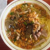 Ted's Oldtimer Lapaz Batchoy food