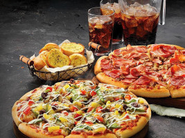 Pizza Hut Rutherford food