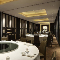 Yù Bǎo Zhì Zūn Kǎo Yā Diàn Bǎi Lì Gōng inside
