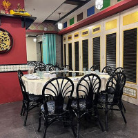 Tǔ Shēng Fāng Sī Sī Jiē inside