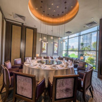 Yù Bǎo Gé Wū Jié inside