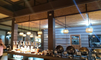 Tres Hermanos inside