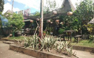Lumay Cafe outside