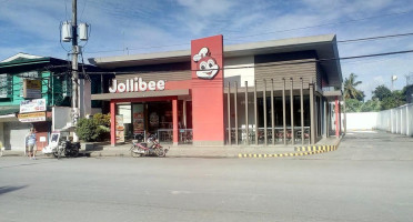 Jollibee outside