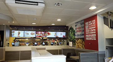 Yeshi Buna inside