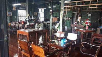 ร้านอาหาร ไวน์บิบเบอร์แซงเกรีย inside