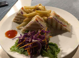 Roy's Cafe food
