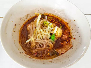 ก๋วยเตี๋ยวเรือป้าเล็ก
