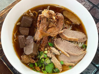 ก๋วยเตี๋ยวเป็ดตุ๋นสารภี