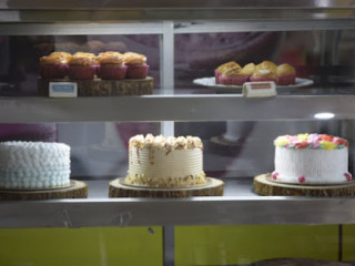 Bakelicious Cakes Cafe