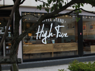 High-five Coffee Stand
