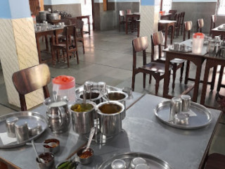 Nutan Club (gujarati Thali Unlimited@rs 90/person