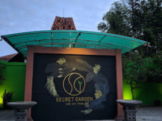 Secret Garden Cafe Resto X Beerkawan