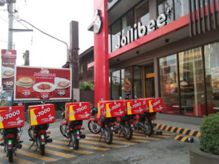 Jollibee Montalban Munisipyo