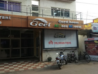 Geet Restaurants And Cafe