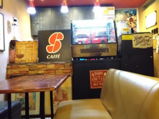 Art Capital Cafe