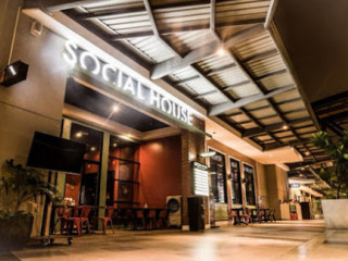 Social House Bar And Restaurant