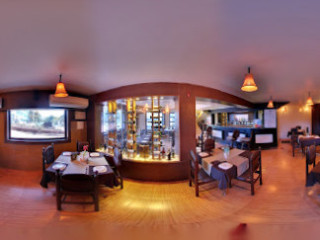 Martins Multicuisine Restaurant Bar