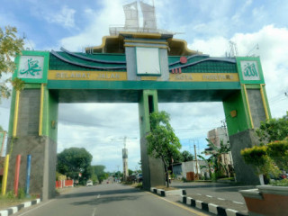 Border Pare Pare Barru