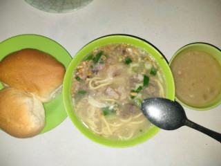 Pinoy Lomi House And Bakery
