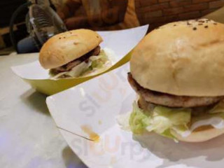 Student's Burger