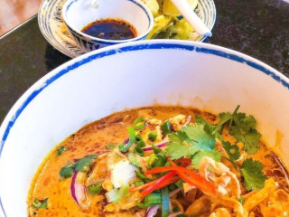 Eatdustry Thai
