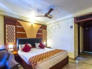 Hotel Rajasugam