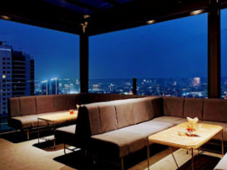 Cloud Lounge Jakarta (rooftop)